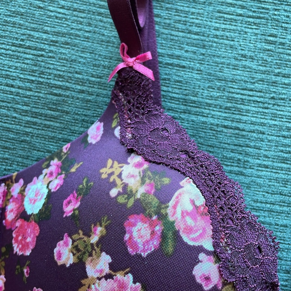 VS Dream Angels Push Up Bra - Picture 2 of 6
